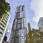 Large 2 Bedroom Apartment London Canary Wharf With Great Transport Links