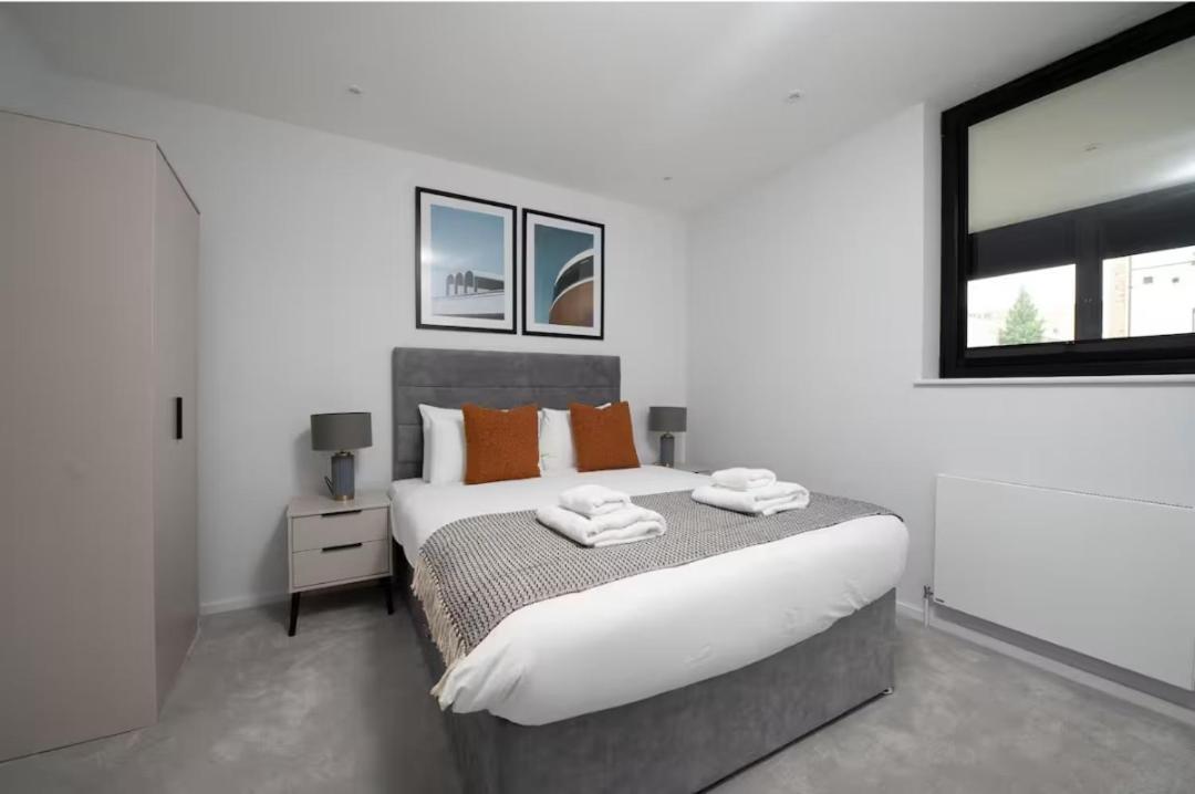 Appartamento Large 2 Bedroom Canary Wharf With Great Transport Links