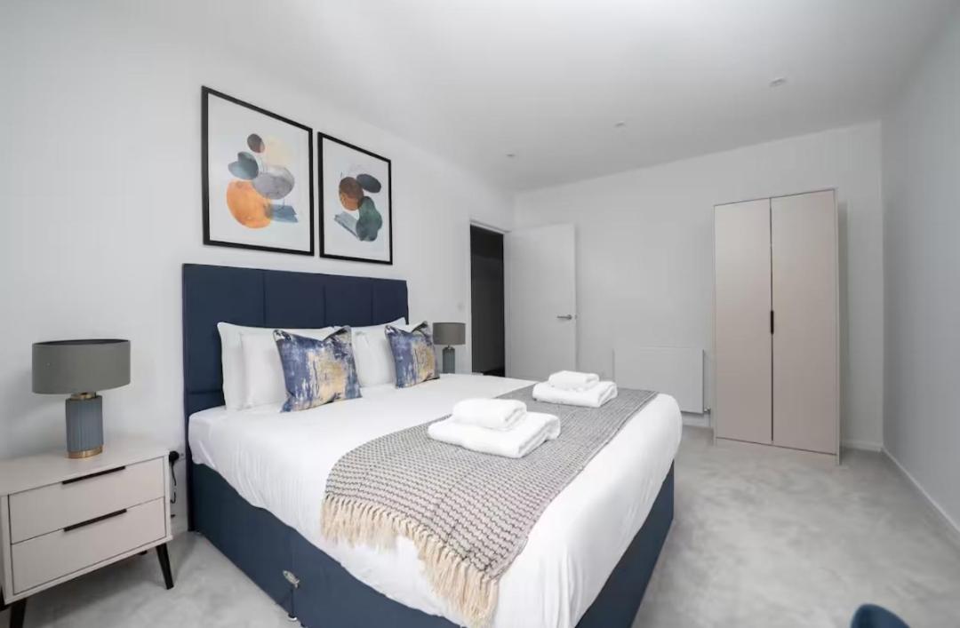 Large 2 Bedroom Canary Wharf With Great Transport Links Appartamento